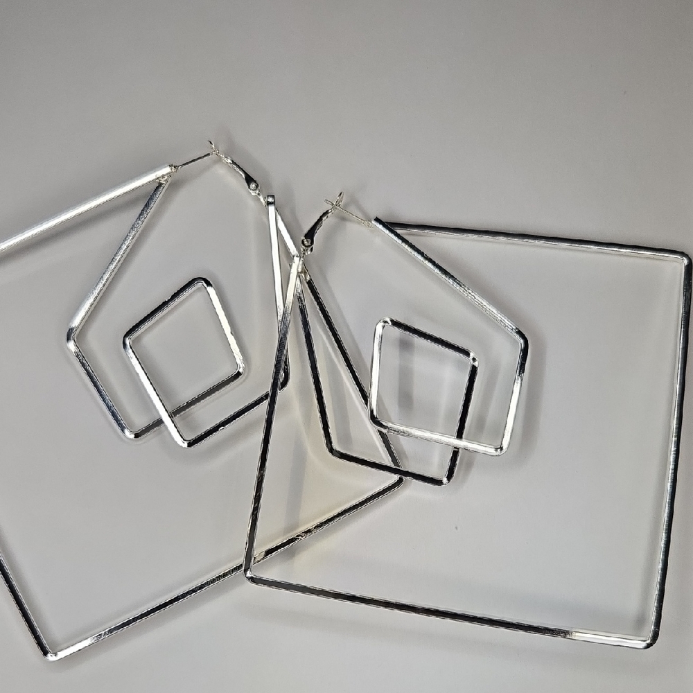 Geometric Silver Hoop Earrings - Picture 3 of 4